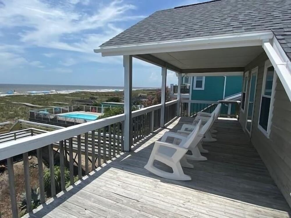 Due South - 5 Br Home