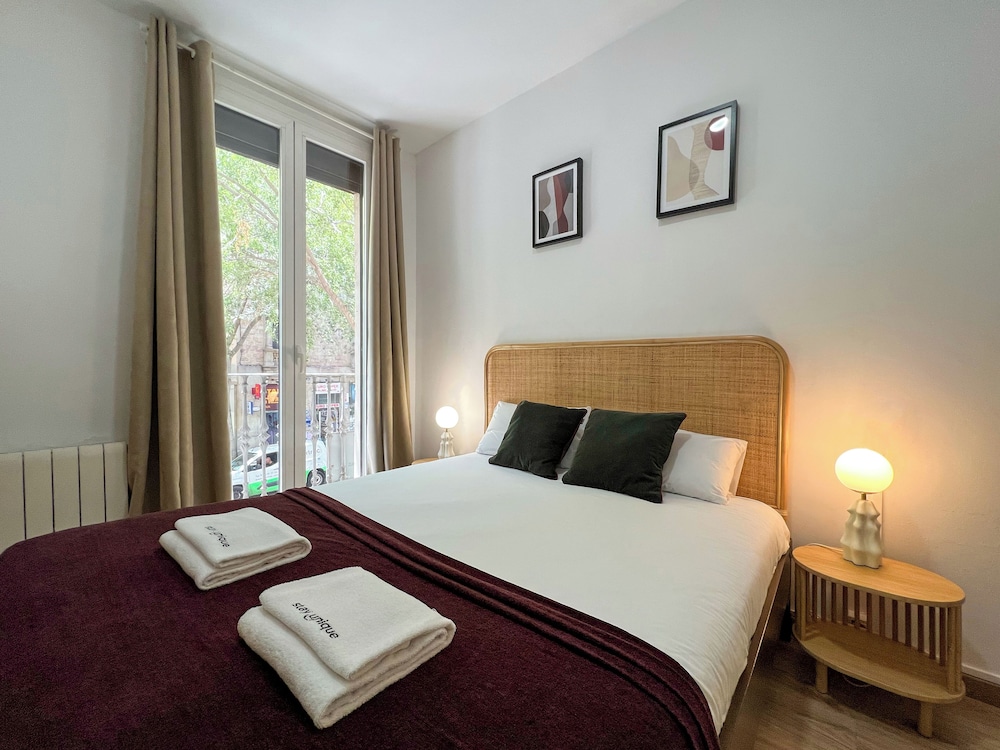 Stay U-nique Apartments Urgell