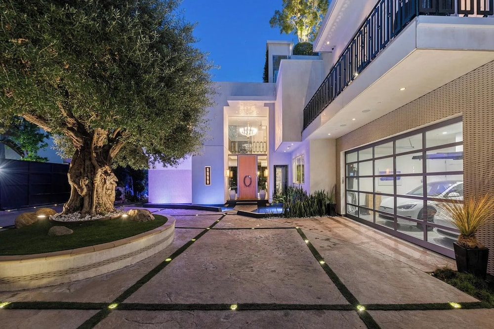 Alta Royale - Exquisite Designer Retreat Near Soho House & Rodeo Drive