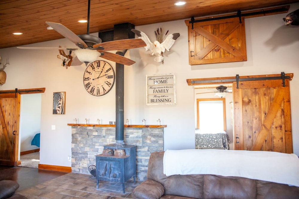 Zebra Rustic Retreat 3BR Home on Zebra Ranch