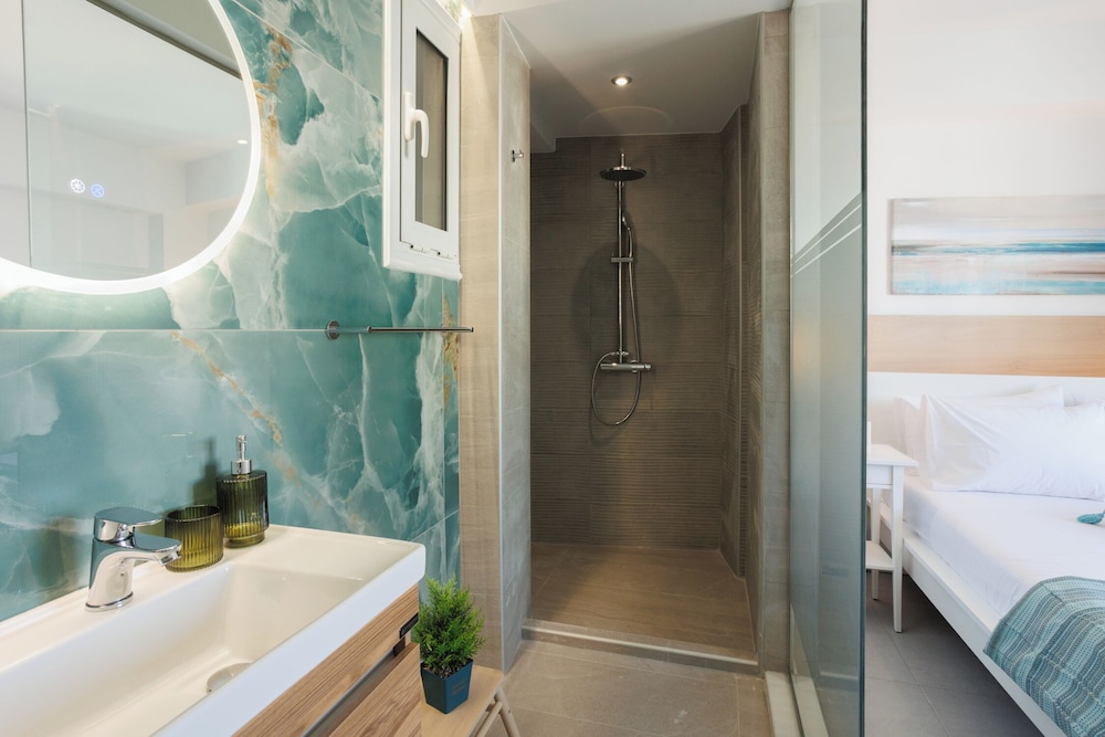 Anemos Deluxe Suites - Ostria