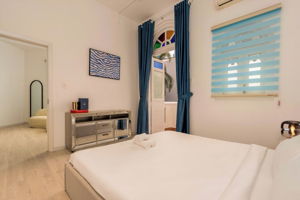 Lux white villa 9 Bedrooms