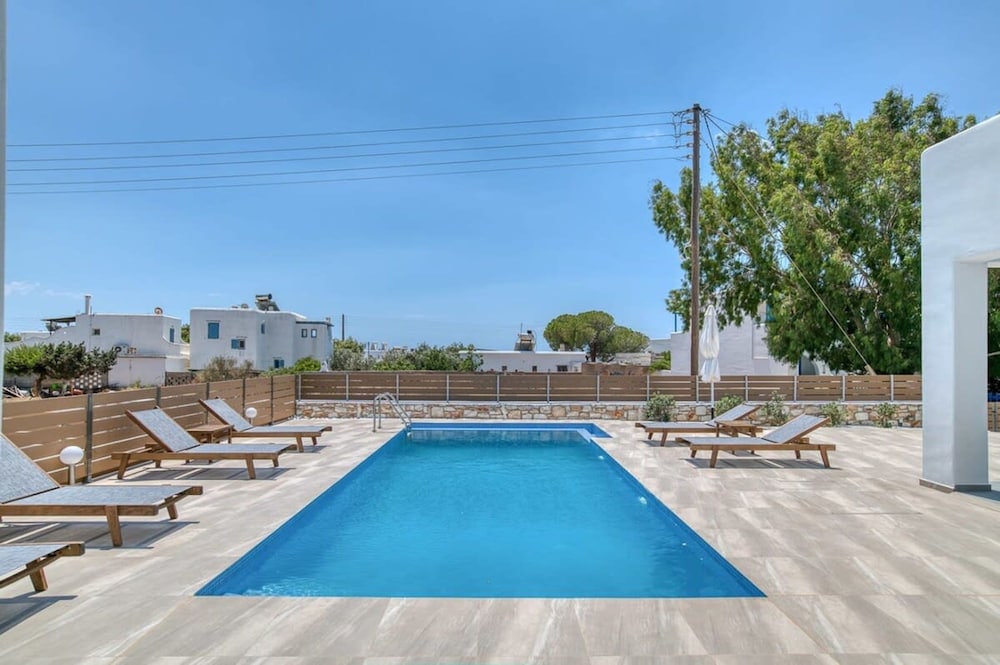 Seaside Splendor - Apollo s Poolside Retreat