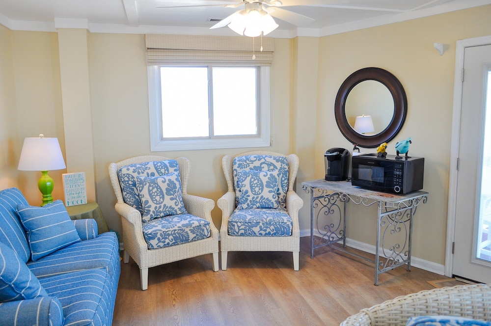 Sunray Cottage by Topsail Realty