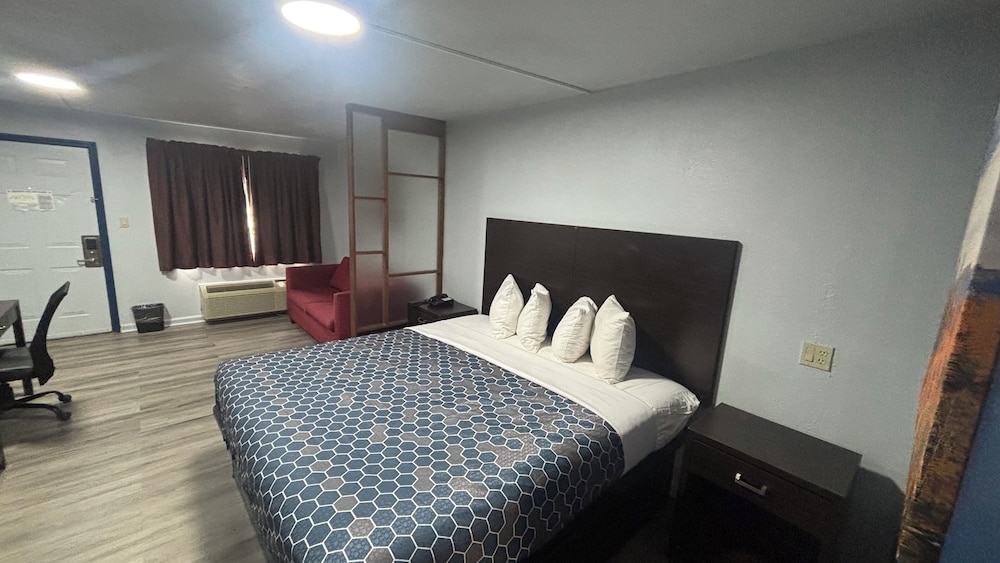 Galaxy Inn & Suites