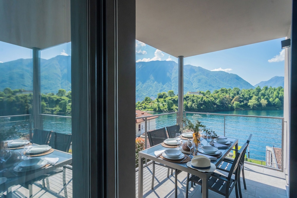 Mulino Vista Lake by Rent all Como