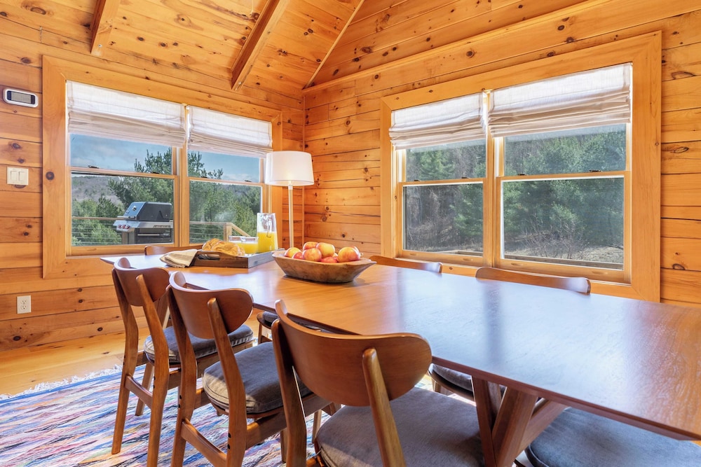 Secluded w/ Deck Views, Hot Tub, & Ping Pong Hudson in the Berks by Avantstay