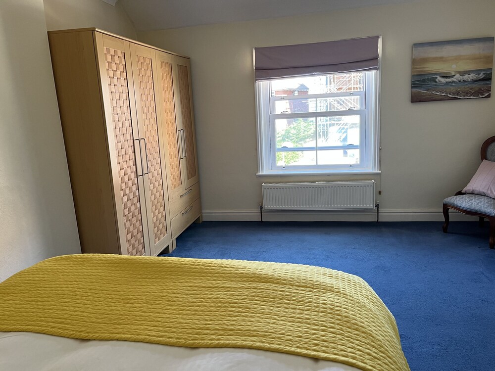 Seafront Sheringham 1 bed Apt Sleeps 4 - 1xdog view 5
