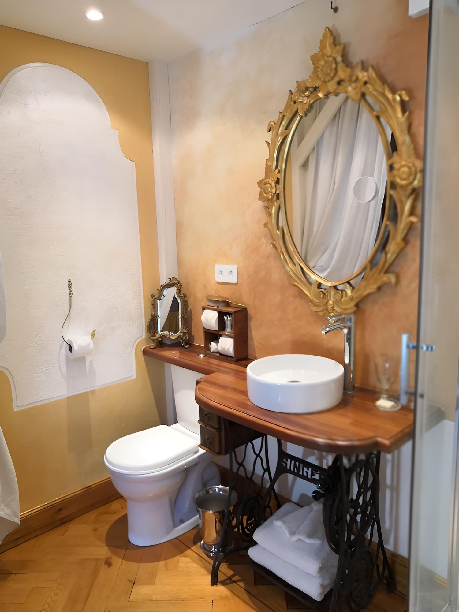 Castelnau Guest Rooms view 3