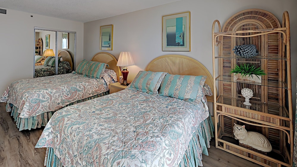 South Hampton 506 2 Bedroom Condo