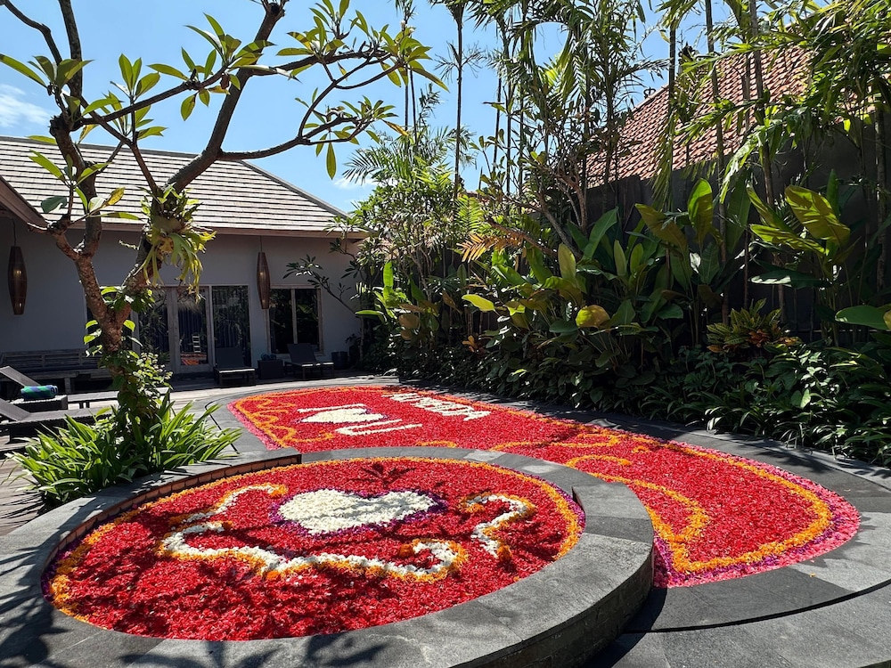 Luxury-Sang Villa-Central Sanur