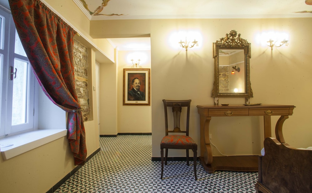 Armata Luxury - Property Image 4