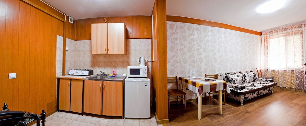 Lessor Apartments