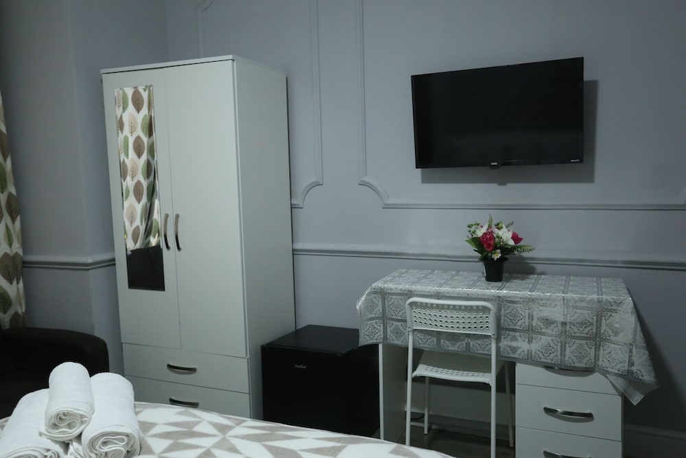Heathrow roomzzzz B&B
