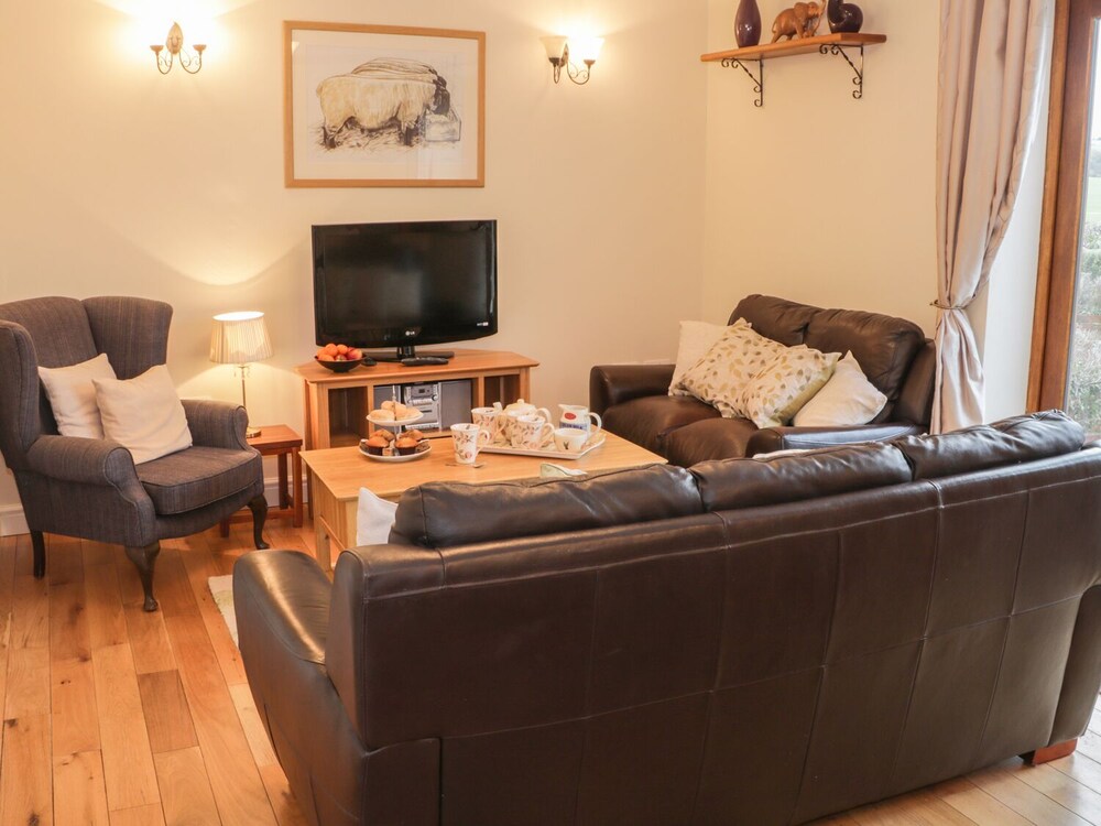 Ryelands Cottage view 5