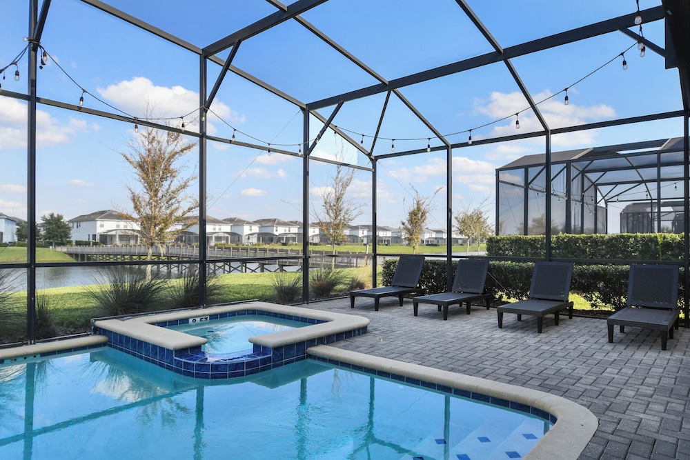 Epic Family Getaway: Themed Villa Near Disney !