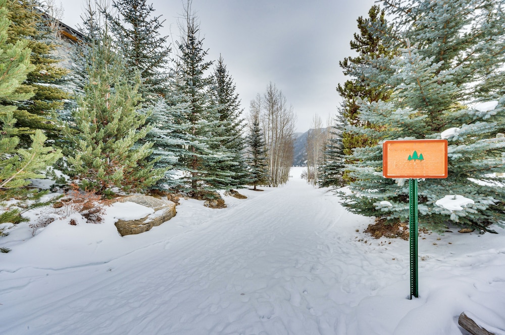 Updated Grand Lake Loft w/ View, 2 Mi to Rmnp! - Property Image 10