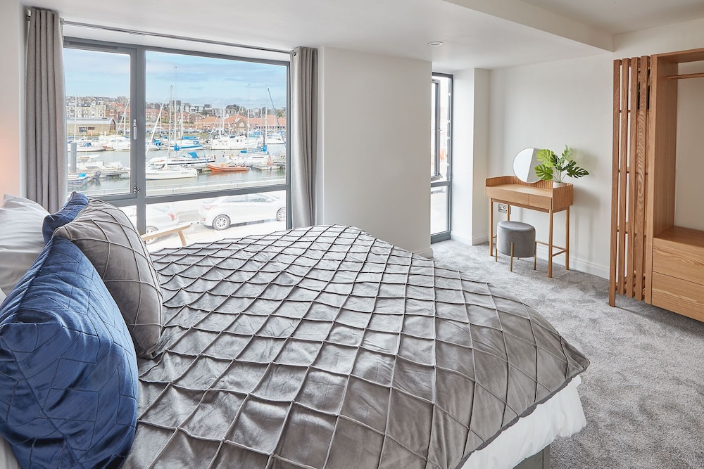 Host Stay Coastal Townhouse view 3