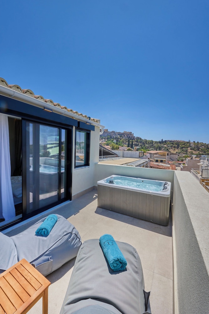 Ermou 99 Intelligent Private Suites