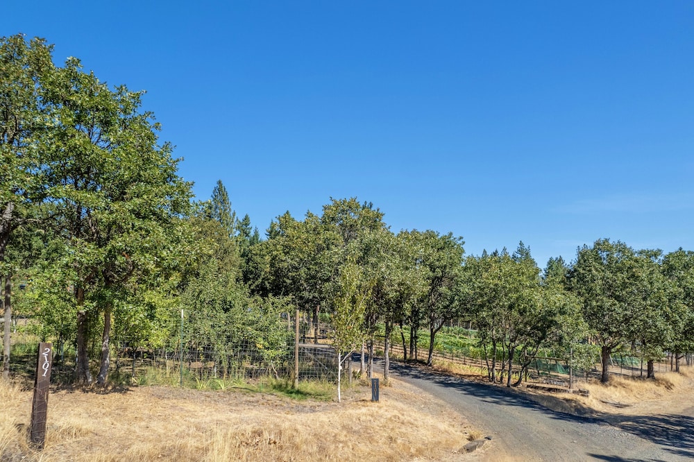 Happenstance Vineyards 2 Bedroom Home