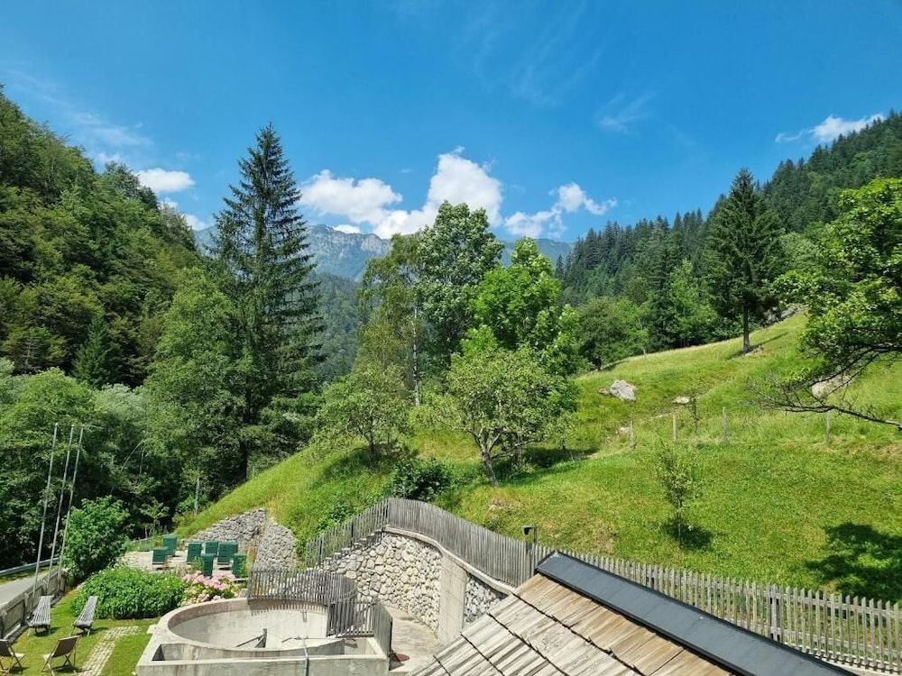 Apartmaji Pod macesnovo streho