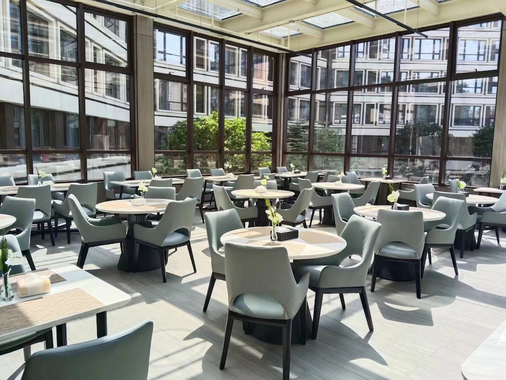 Qiling LN Dongfang Hotel
