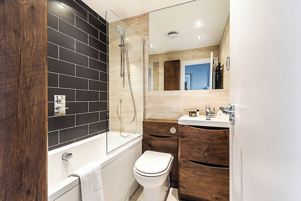 Chic 1 Bedroom Parkview Flat At Arundel Square