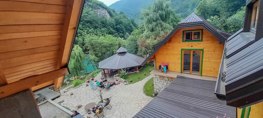 Rafting Camp Encijan
