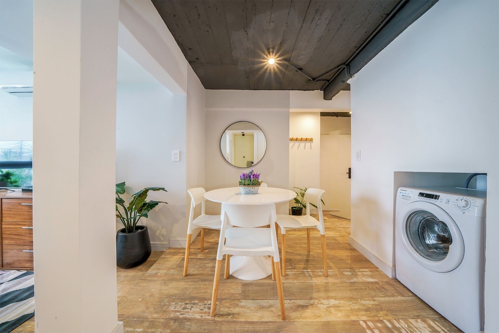 MOT Chic Haus