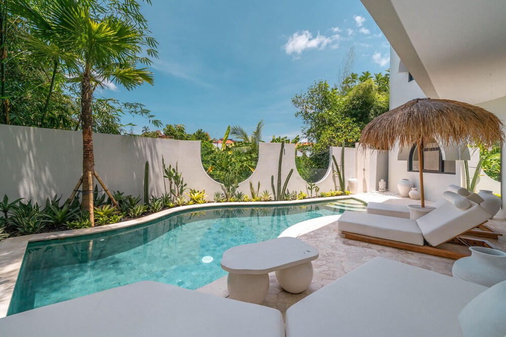 Villa Hawk
