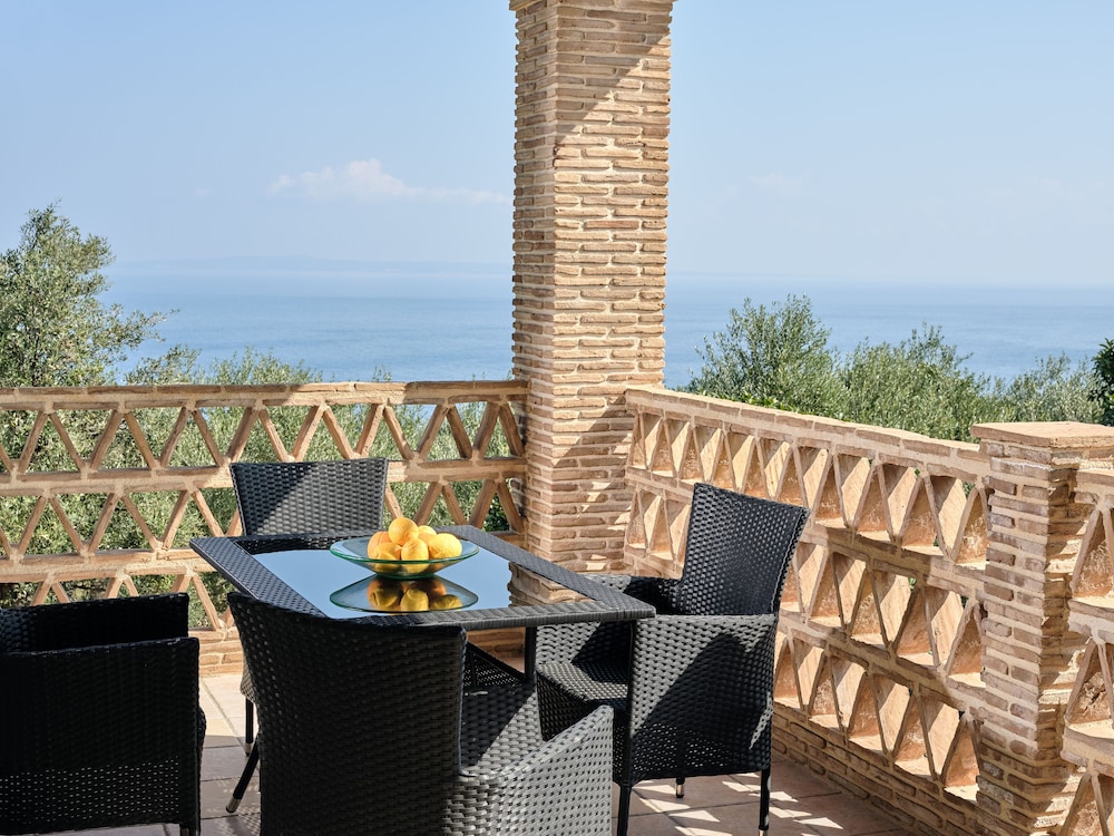 Diamond Suites