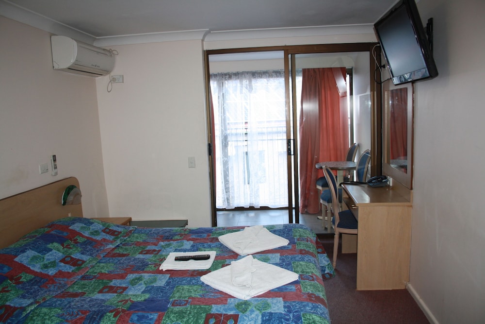 Linwood Lodge Motel