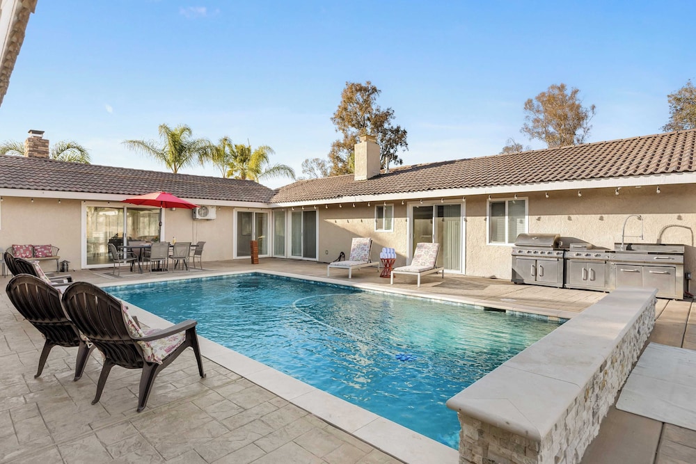Bordeaux by Avantstay Private Pool, Hot Tub & Game Room Near Temecula