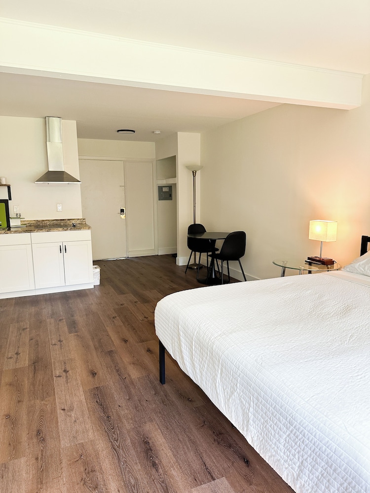 The Lagrange Inn  Extended Stay - Property Image 7