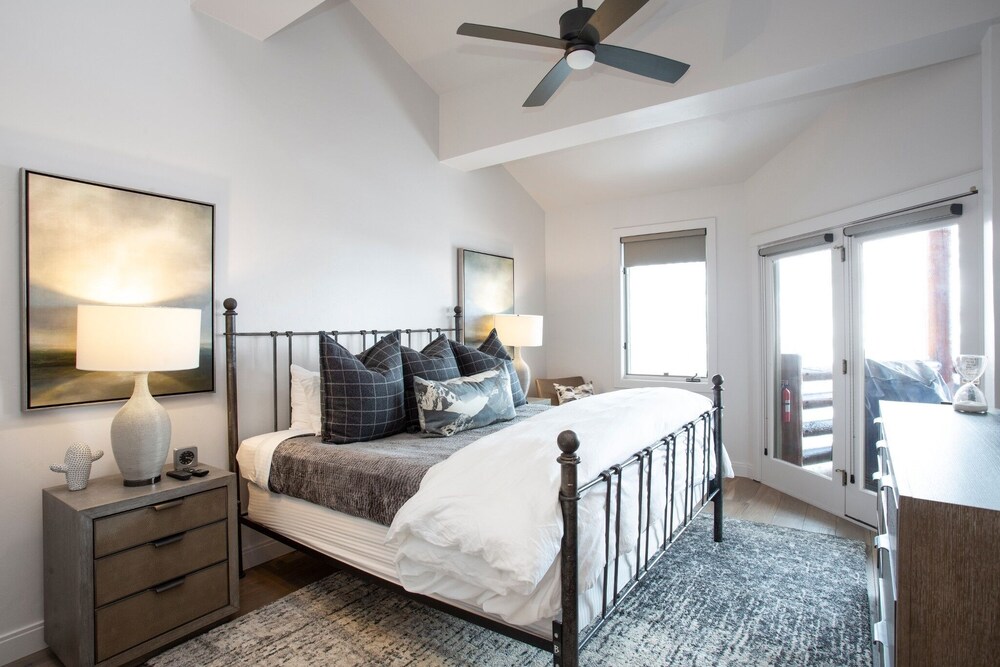 Trail's End Lodge at Deer Valley Resort - Three Bedroom Residence with Den and Spa #302 3 Condo