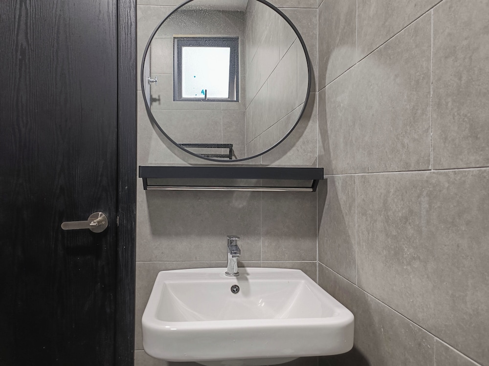 Neu Suites by Manhattan Group