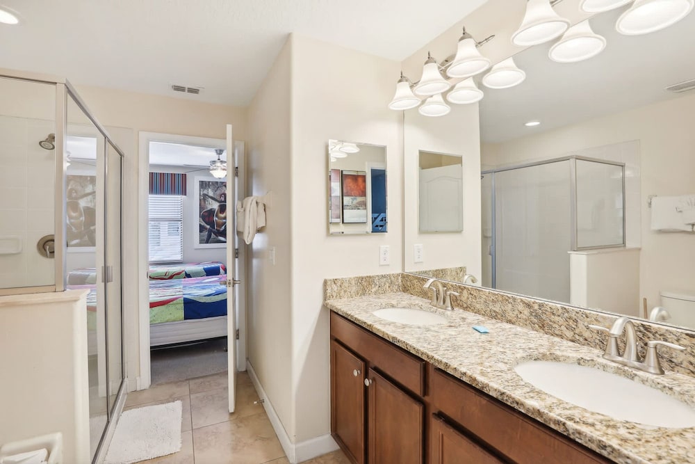 Modern 8BR Home With Private Pool and hot tub
