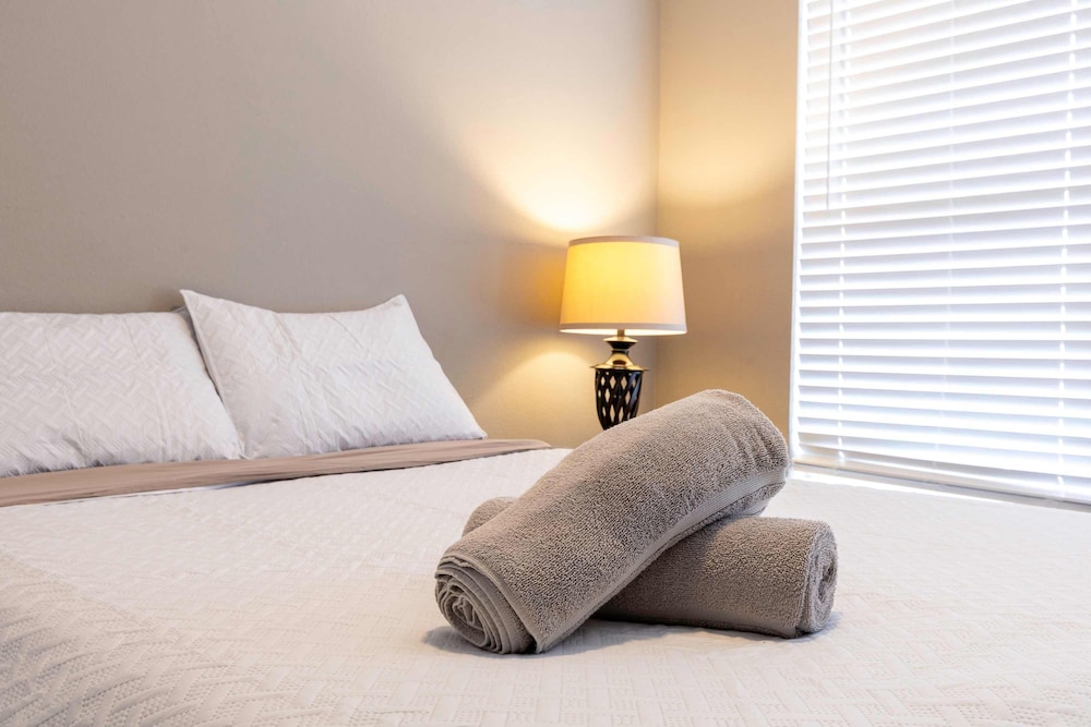 Cozy Family 3BR Townhouse Perfect Stay for 6 Guests