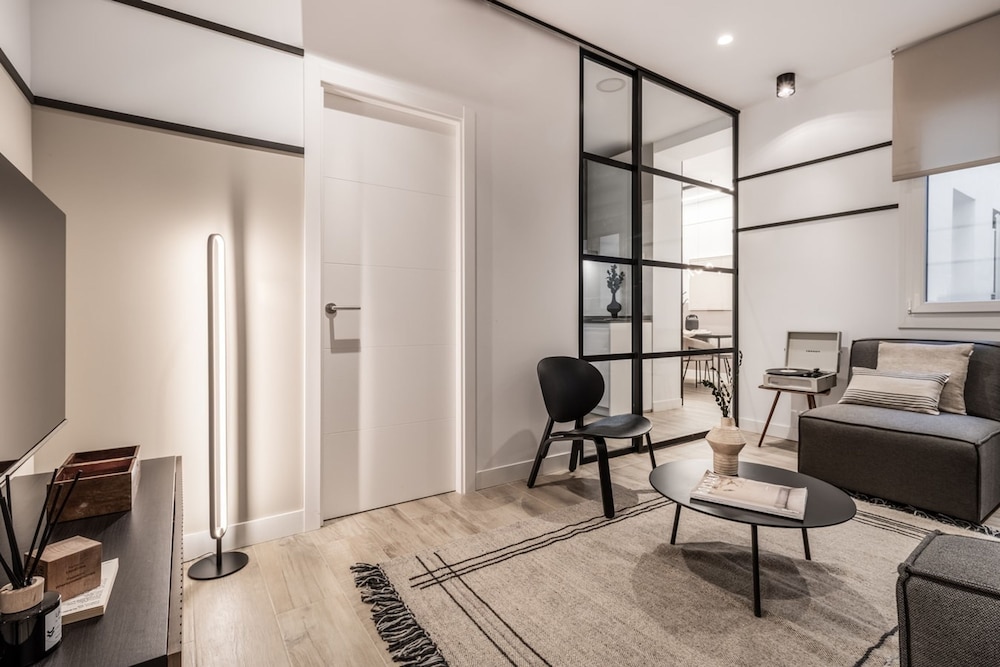 Emba - 2 Bedrooms Apartment in Lista