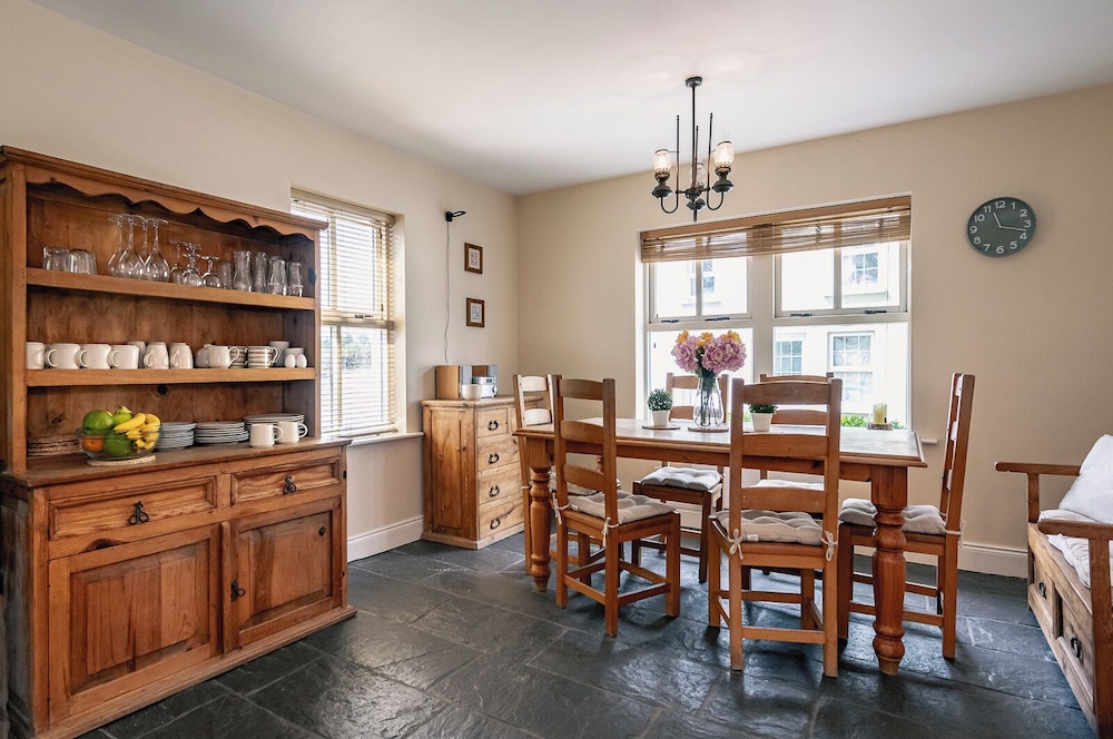 3 Bedroom pet Friendly Home in the Heart of Kenmare Town