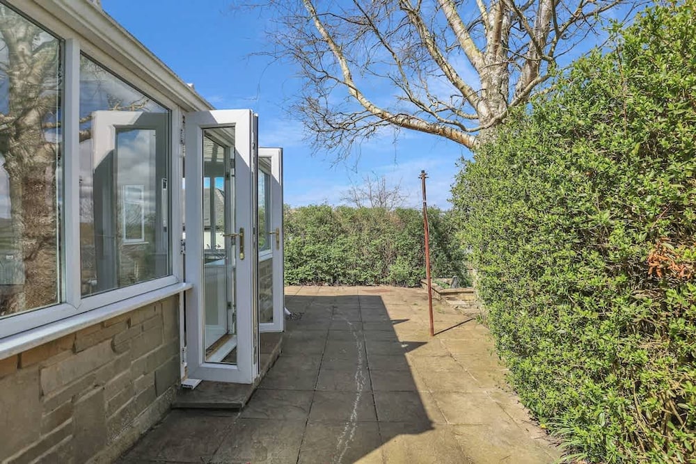Cozy 2 Bedroom Cottage