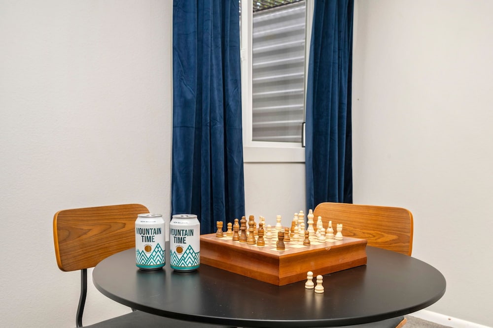 The Foundry Escape - Hot Tub, Bikes & Game Room