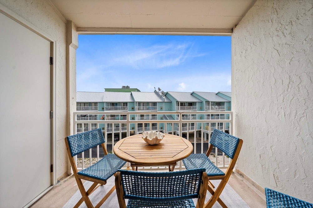 Sugar Beach 323