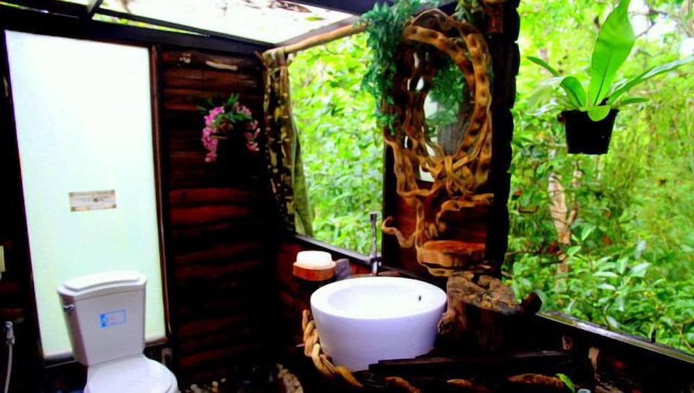 Khao Sok Tree House