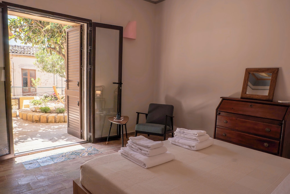 Villa Amoroso - Ospitalità Mediterranea