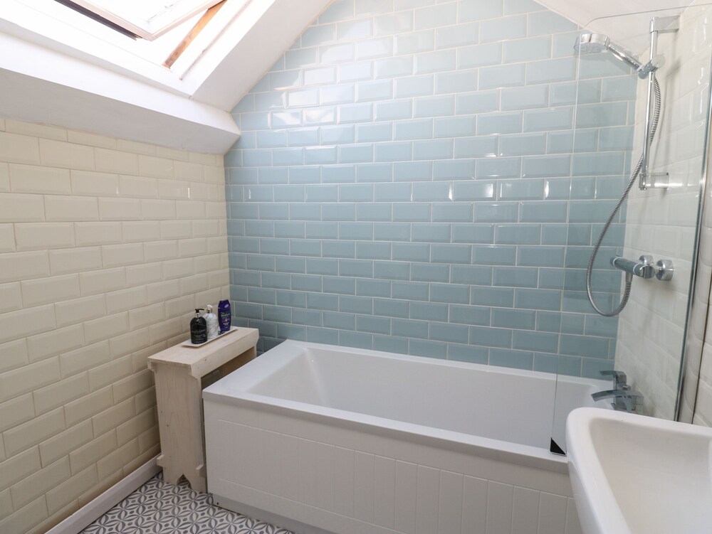 Teal Cottage