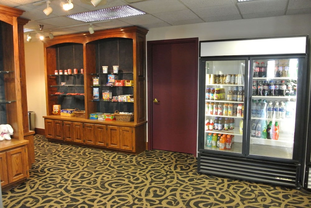 Quality Inn & Suites Carthage near Precious Moments Chapel