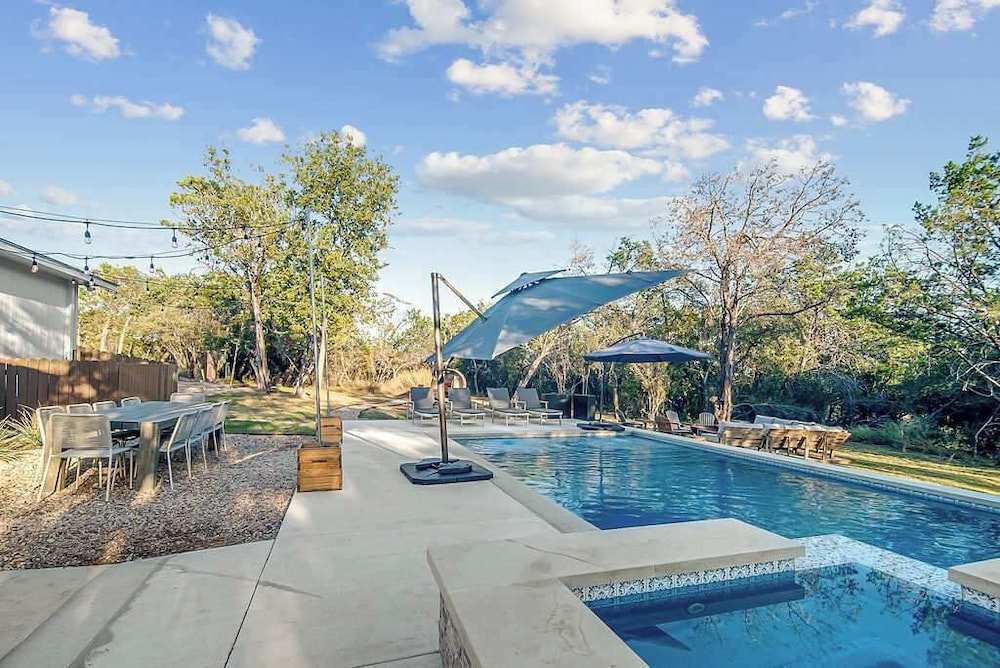 Luxe Poolside Retreat W/sauna-minutes From Downtown!
