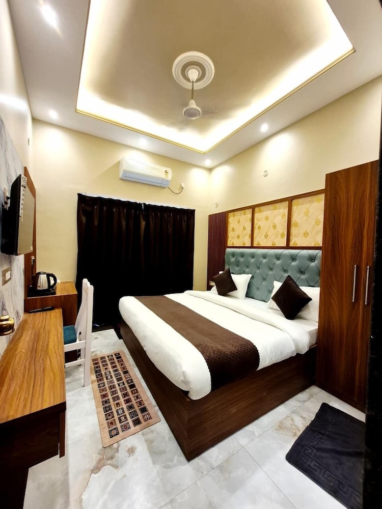 Ragam Residency