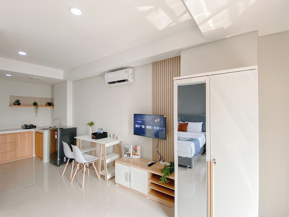 Cozy Studio Daan Mogot City Apartment